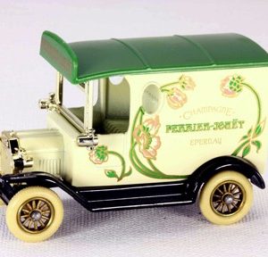 Lledo Days Gone DG618 Model T" Van Perrier Jouet"