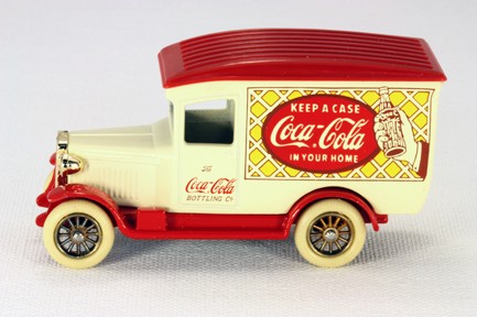 Lledo Days Gone LC21 Coca Cola White Delivery Van