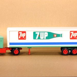 WINROSS 7UP TRACTOR AND TRAILER TRUCK