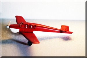 LIONEL 6800-60R BEECHCRAFT BONANZA AIRPLANE