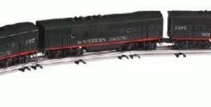 LIONEL 38197 SOUTHERN PACIFIC F3 A-B-A DIESEL LOCOMOTIVES WITH 14543