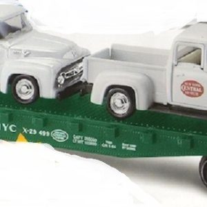 LIONEL 17551 NEW YORK CENTRAL FLATCAR WITH 2 NYC PICKUP TRUCKS