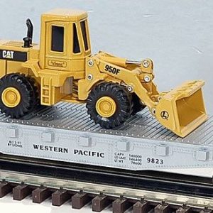 LIONEL 17517 WESTERN PACIFIC FLATCAR WITH ERTL CATERPILLAR FRONTLOADER STANDARD O