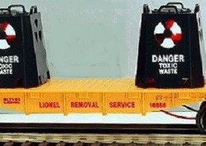 LIONEL 16666 TOXIC WASTE FLATCAR WITH ILLUMINATED CONTAINERS