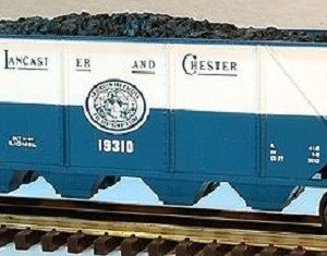 LIONEL 19310 LANCASTER AND CHESTER QUAD HOPPER WITH COAL