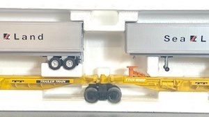 LIONEL 16322 SEALAND TTUX FLATCARS WITH TRAILERS - SET OF TWO