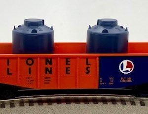 LIONEL 6-6214 LIONEL LINES GONDOLA WITH TWO CANISTERS