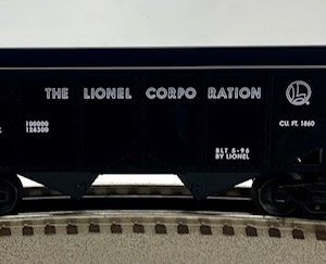 LIONEL 16432 LIONEL CORPORATION WITH 2 BAY HOPPERS