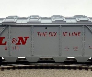 LIONEL 6-6111 LOUISVILLE AND NASHVILLE COVERED QUAD HOPPER