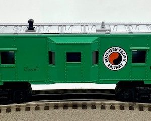 LIONEL 6-9177 NORTHERN PACIFIC BAY WINDOW CABOOSE