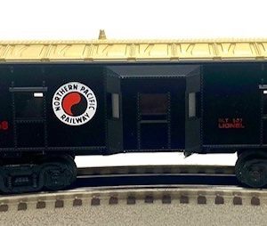 LIONEL 6-9268 NORTHERN PACIFIC BAY WINDOW CABOOSE