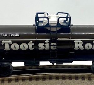 LIONEL 6-9324 TOOTSIE ROLL 1-D TANK CAR