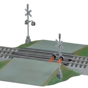 LIONEL 12052 FASTRACK GRADE CROSSING WITH FLASHERS