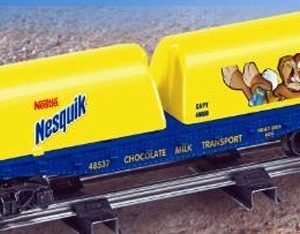AMERICAN FLYER 48537 NESTLE NESQUIK FLATCAR WITH MILK CONTAINERS