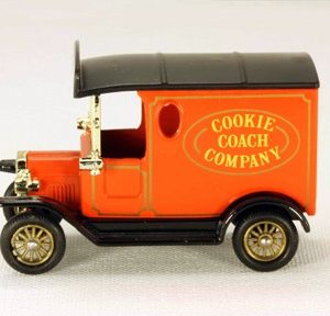 Lledo Days Gone DG062 1912 MODEL T VAN - COOKIE COACH